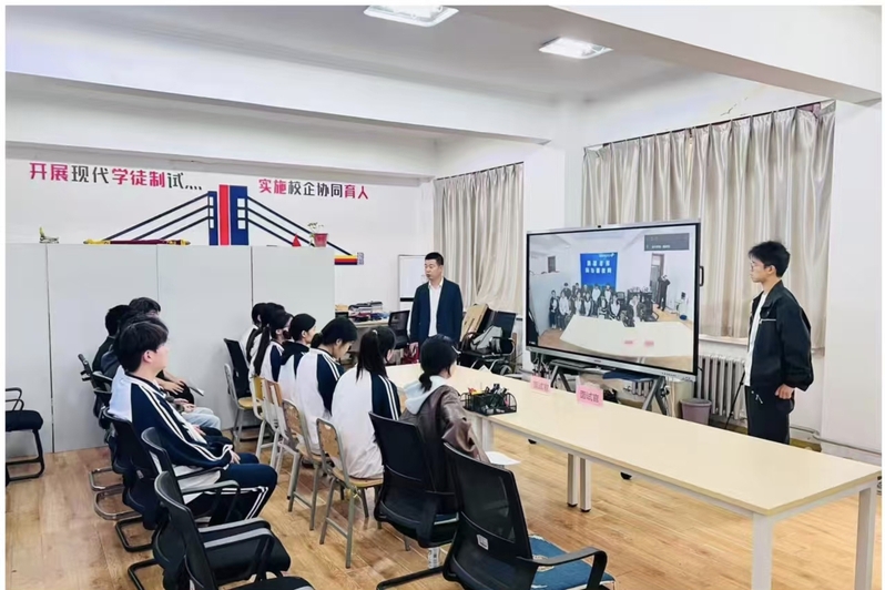 铁道装备运维学院顺利开展中核五公司订单班面试选拔工作