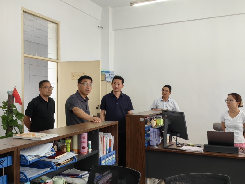韩小卫校长深入我院检查指导开学工作
